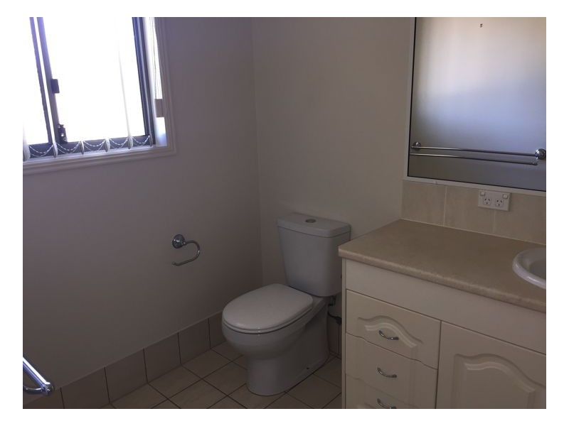 7 Adam Court, Urangan QLD 4655