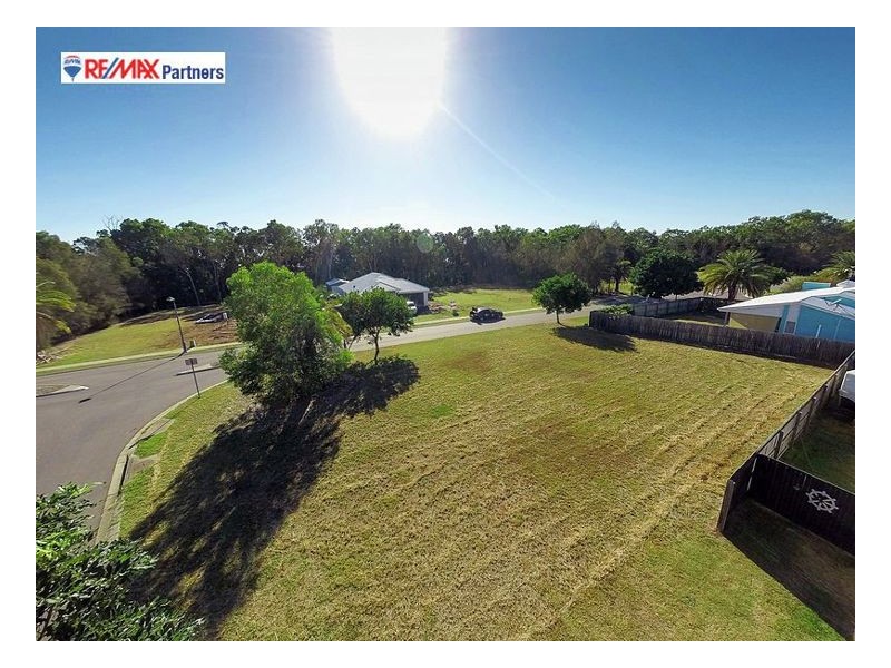 2 Wave Court, Toogoom QLD 4655