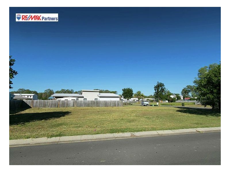 2 Wave Court, Toogoom QLD 4655