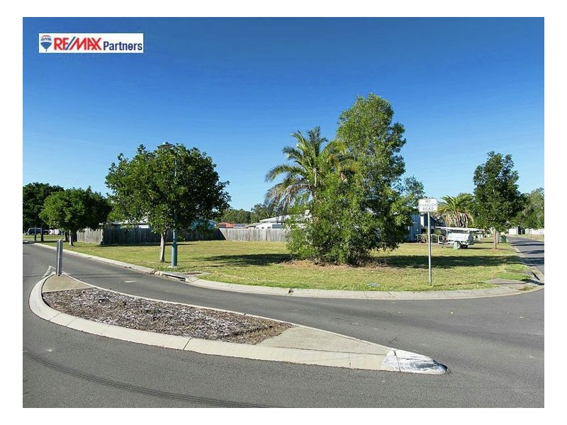 2 Wave Court, Toogoom QLD 4655