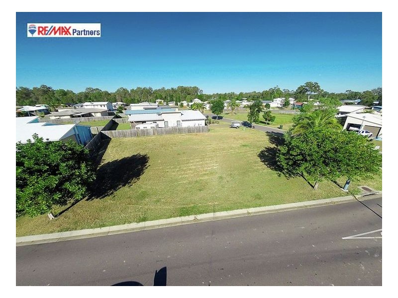 2 Wave Court, Toogoom QLD 4655