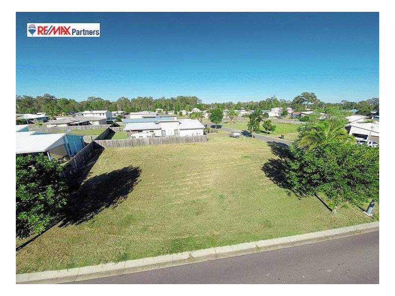 2 Wave Court, Toogoom QLD 4655