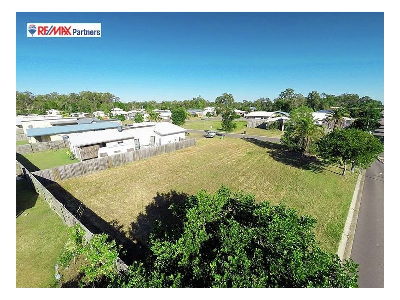 2 Wave Court, Toogoom QLD 4655