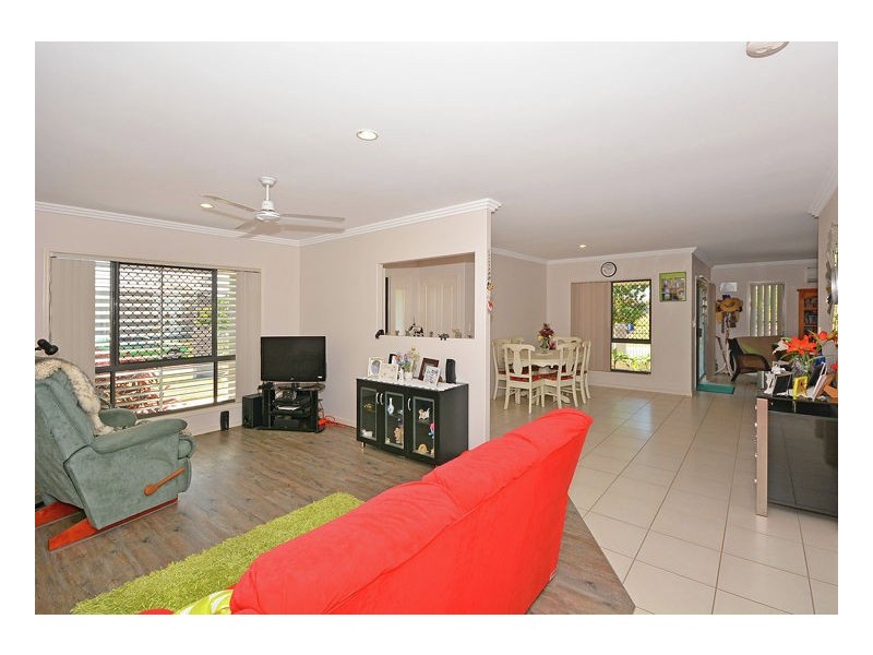 5 Lancaster Circuit, Urraween QLD 4655