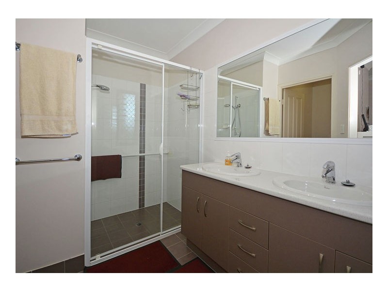 5 Lancaster Circuit, Urraween QLD 4655