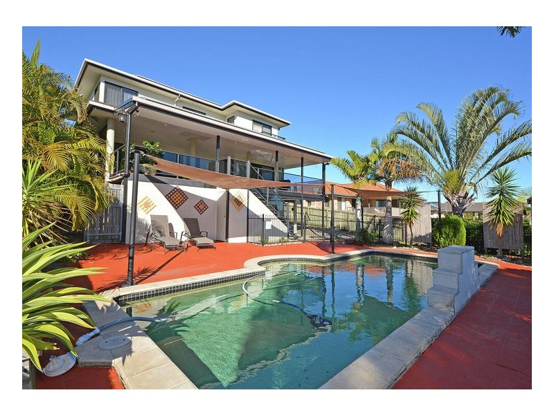 17 Christensen Street, Urraween QLD 4655