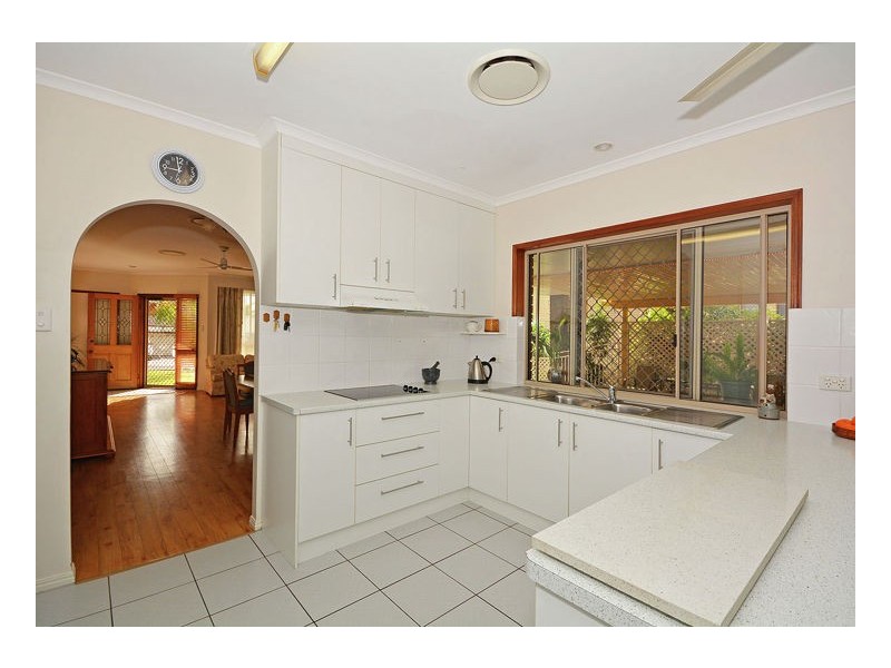 8 Eurong Ave, Pialba QLD 4655