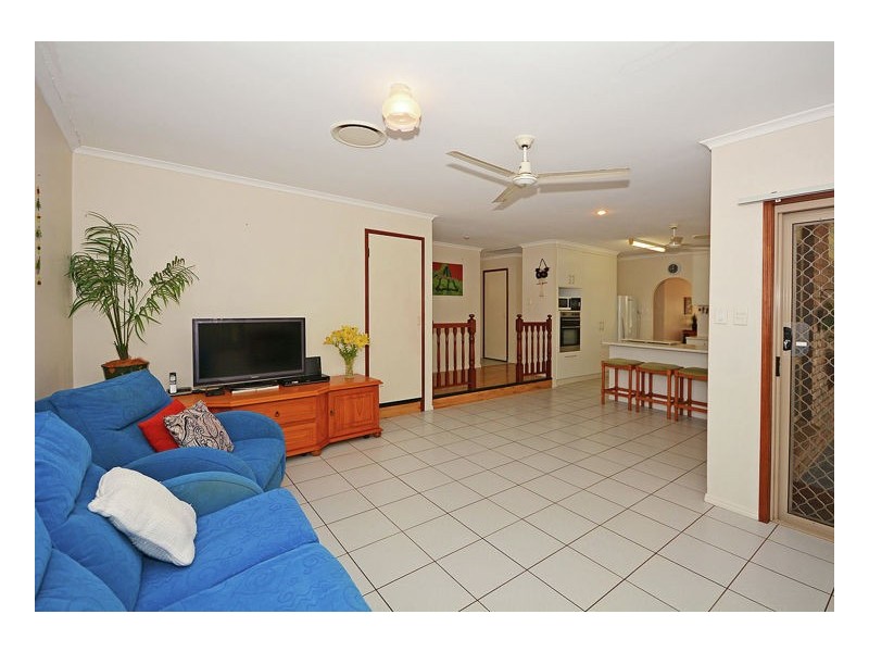 8 Eurong Ave, Pialba QLD 4655