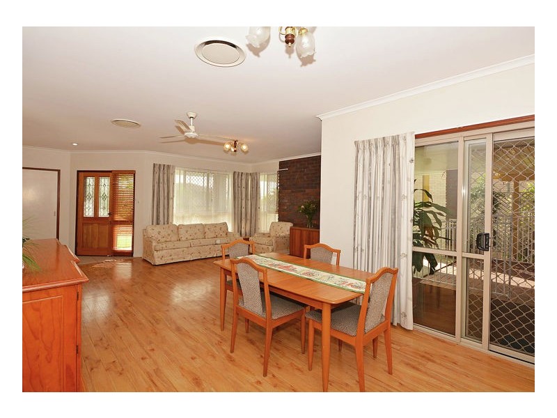 8 Eurong Ave, Pialba QLD 4655