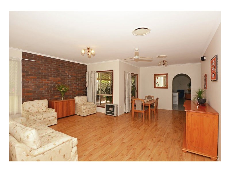 8 Eurong Ave, Pialba QLD 4655