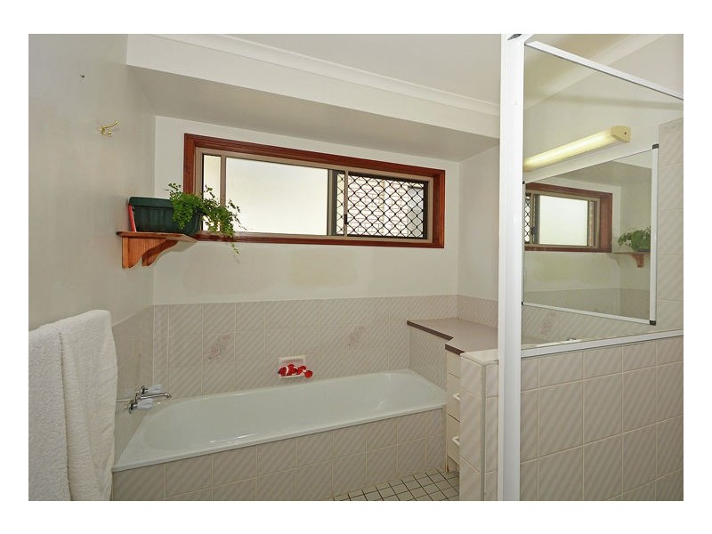 8 Eurong Ave, Pialba QLD 4655