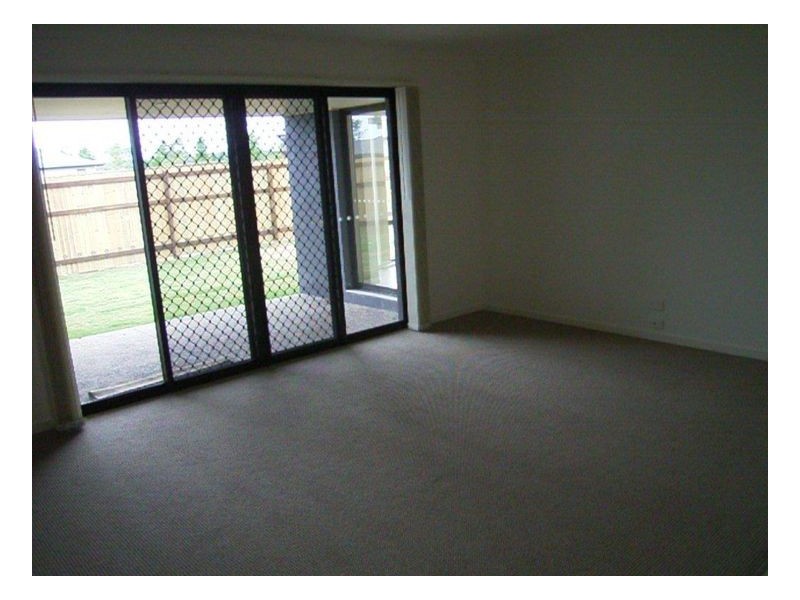 8 Endeavour Way, Eli Waters QLD 4655