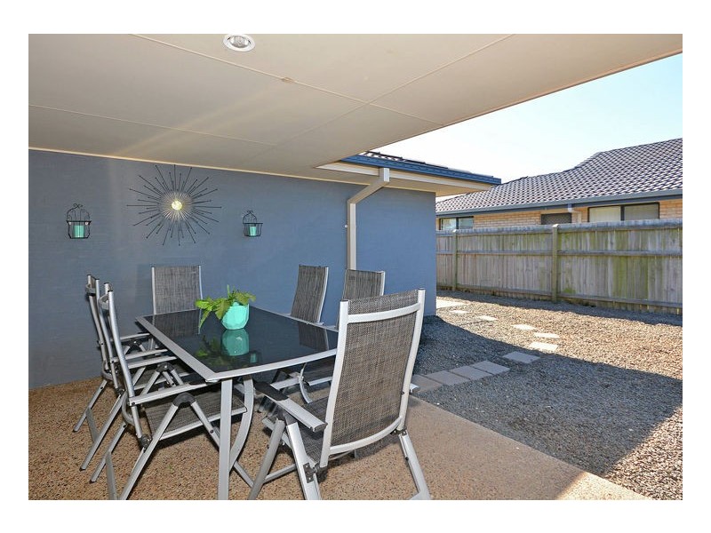 8 Endeavour Way, Eli Waters QLD 4655