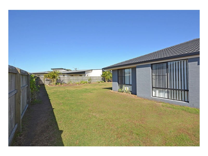 8 Endeavour Way, Eli Waters QLD 4655