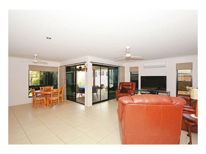 11 Cheellii Ct, Burrum Heads QLD 4659