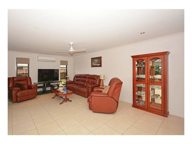 11 Cheellii Ct, Burrum Heads QLD 4659
