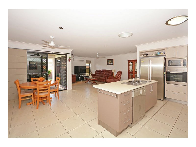 11 Cheellii Ct, Burrum Heads QLD 4659