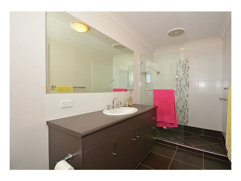 11 Cheellii Ct, Burrum Heads QLD 4659