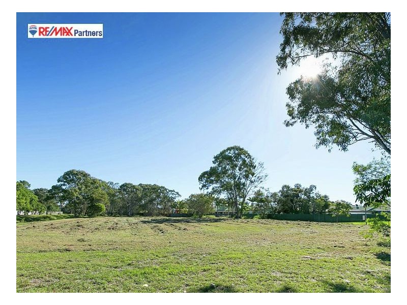 90 Urangan St, Torquay QLD 4655