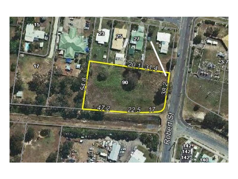 90 Urangan St, Torquay QLD 4655