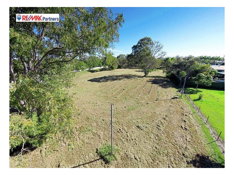 90 Urangan St, Torquay QLD 4655