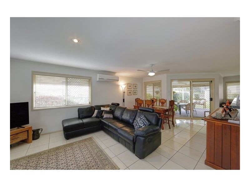 32 Burrum Heads Road, Burrum Heads QLD 4659