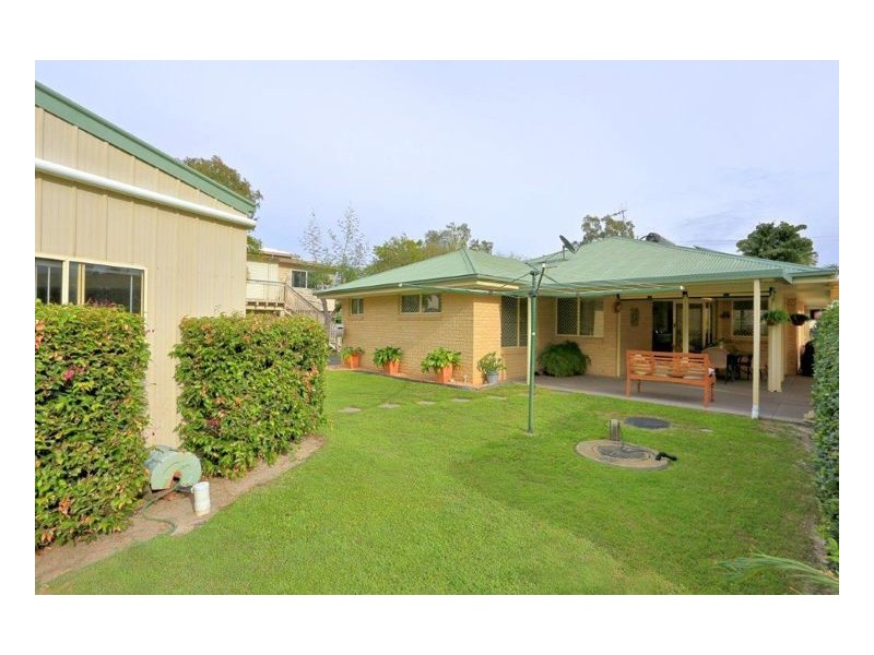 32 Burrum Heads Road, Burrum Heads QLD 4659