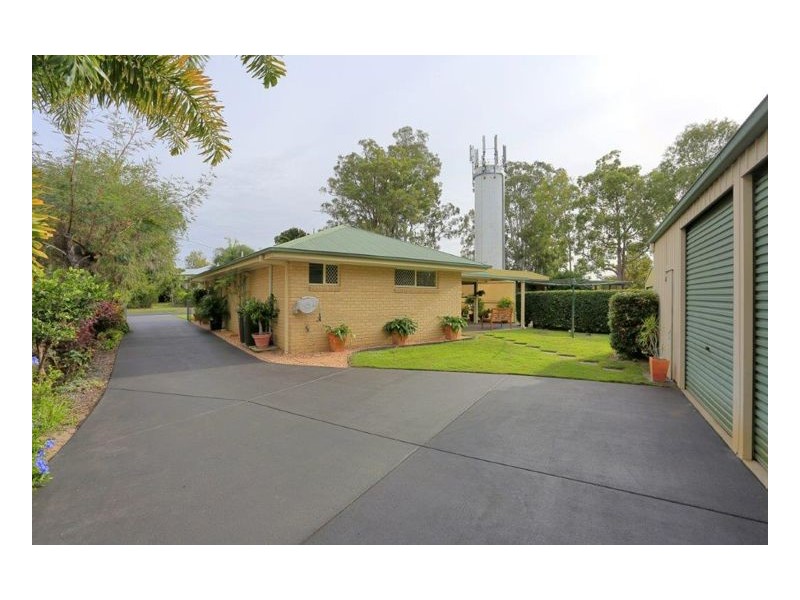 32 Burrum Heads Road, Burrum Heads QLD 4659