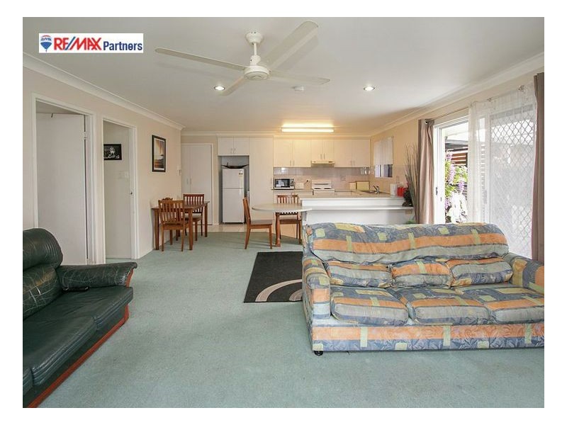 2/11 Wedge Street, Urraween QLD 4655