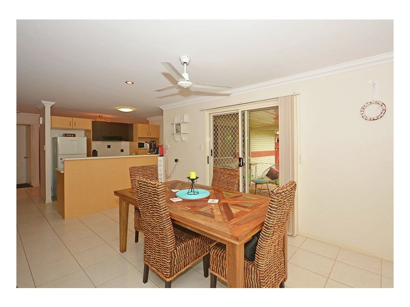 2/1 Daintree Dr, Urangan QLD 4655