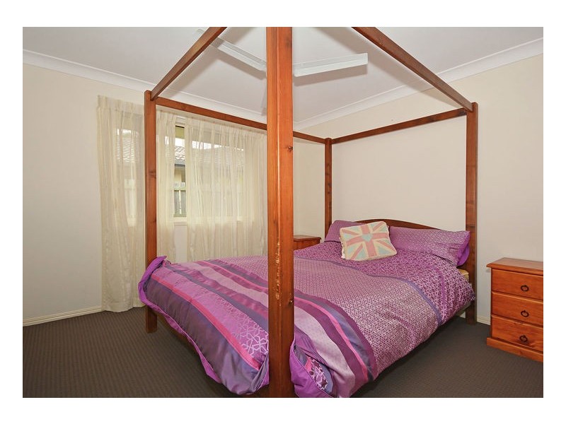 2/1 Daintree Dr, Urangan QLD 4655