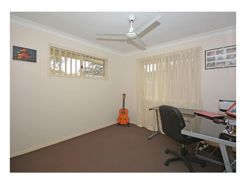 2/1 Daintree Dr, Urangan QLD 4655