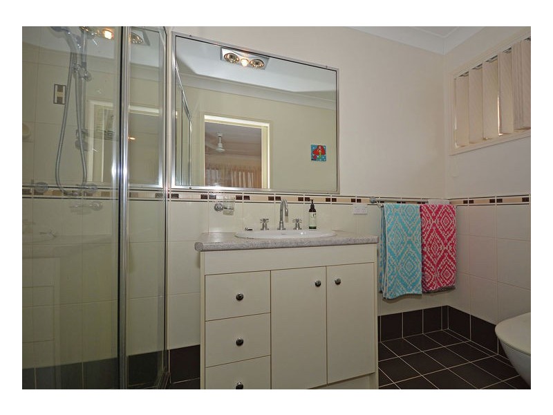 2/1 Daintree Dr, Urangan QLD 4655