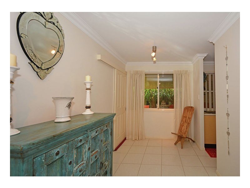 2/1 Daintree Dr, Urangan QLD 4655