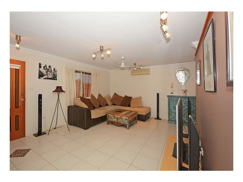 2/1 Daintree Dr, Urangan QLD 4655