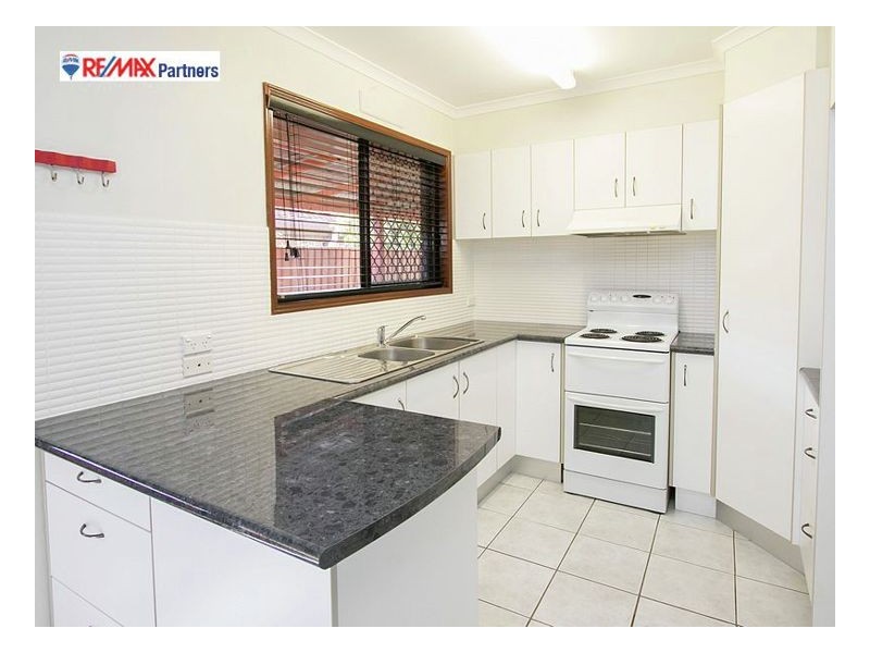 86 Bideford Street, Torquay QLD 4655