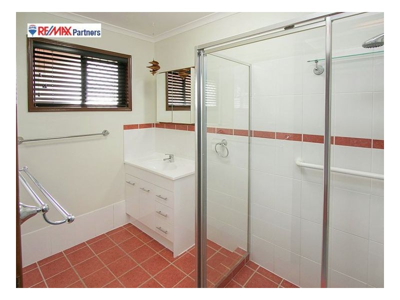 86 Bideford Street, Torquay QLD 4655