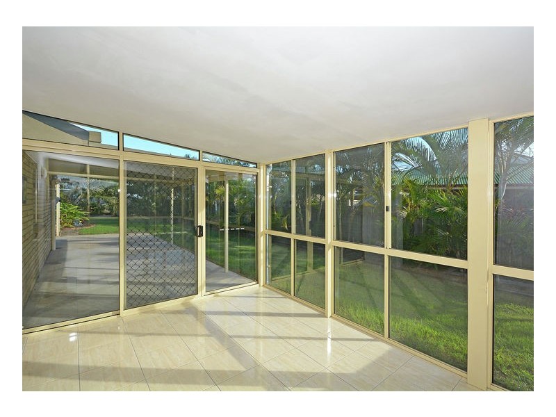 17 Poinciana Cres, Kawungan QLD 4655