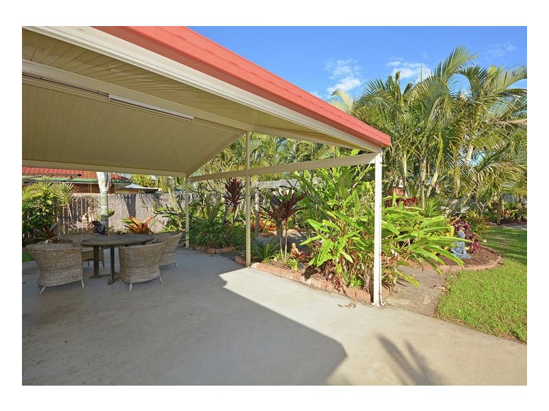 17 Poinciana Cres, Kawungan QLD 4655