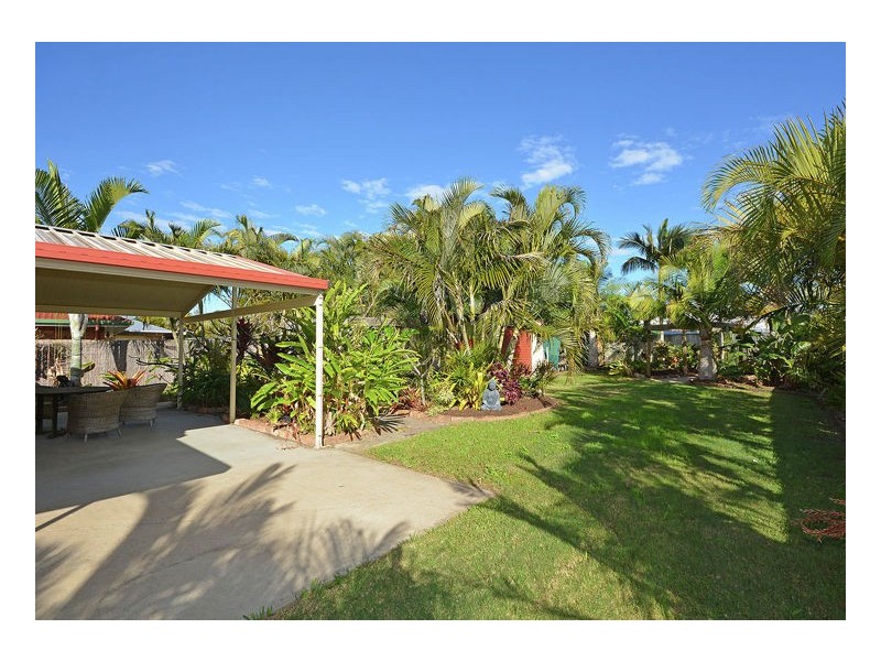 17 Poinciana Cres, Kawungan QLD 4655