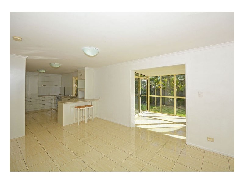 17 Poinciana Cres, Kawungan QLD 4655