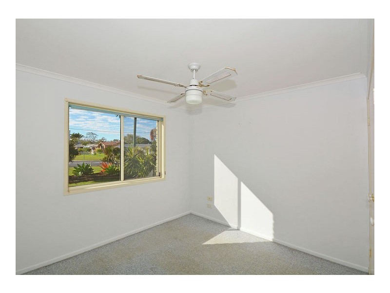17 Poinciana Cres, Kawungan QLD 4655