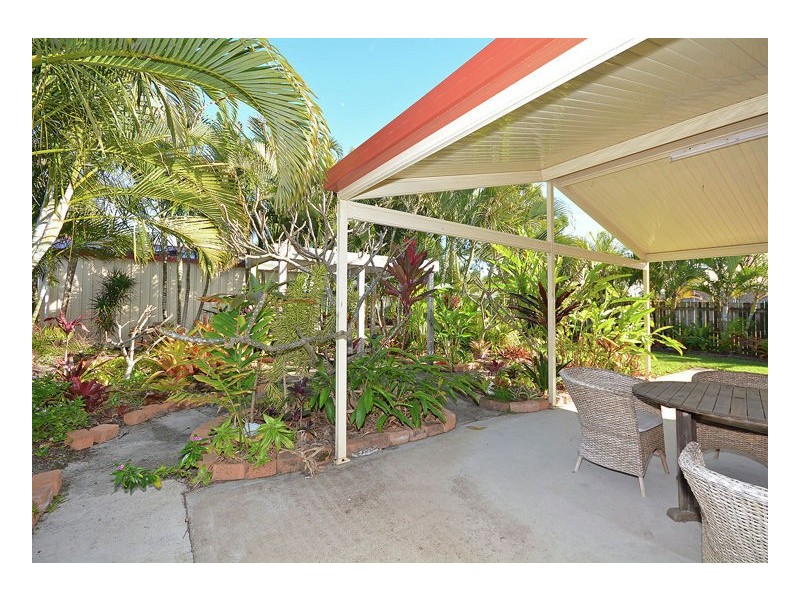 17 Poinciana Cres, Kawungan QLD 4655