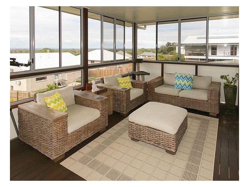 17 Sandy View Dr, Nikenbah QLD 4655