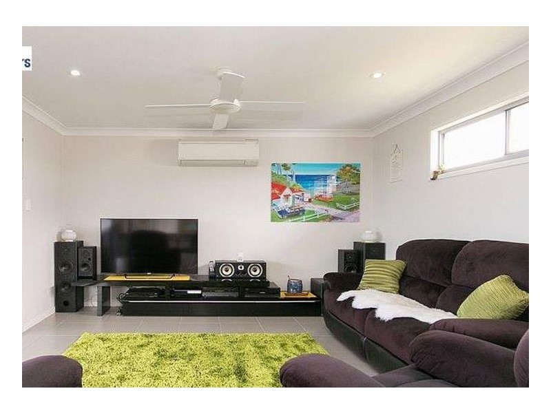17 Sandy View Dr, Nikenbah QLD 4655