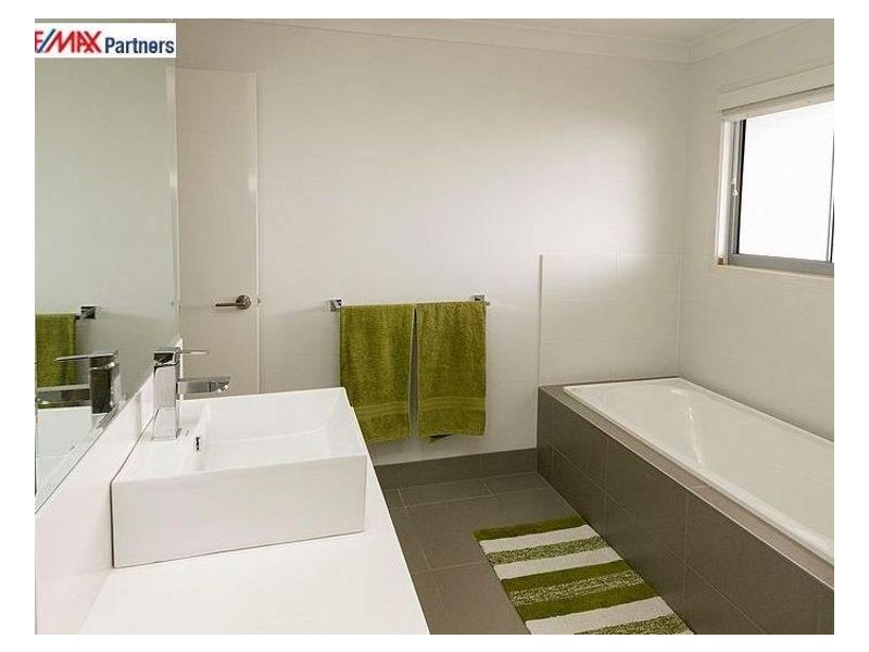 17 Sandy View Dr, Nikenbah QLD 4655