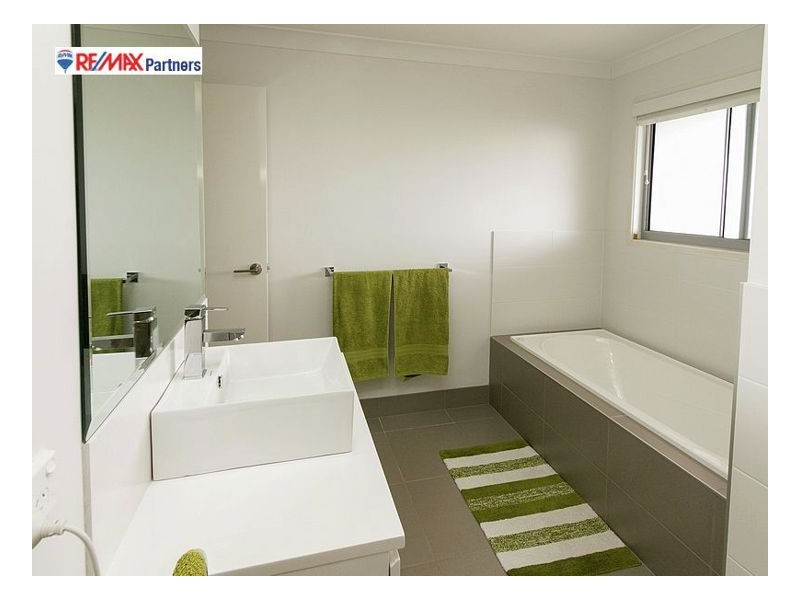17 Sandy View Dr, Nikenbah QLD 4655