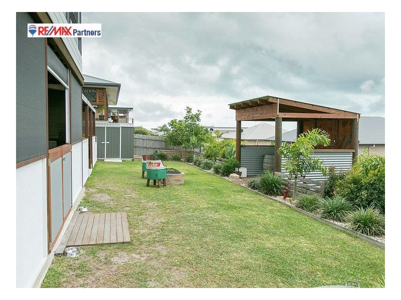 17 Sandy View Dr, Nikenbah QLD 4655