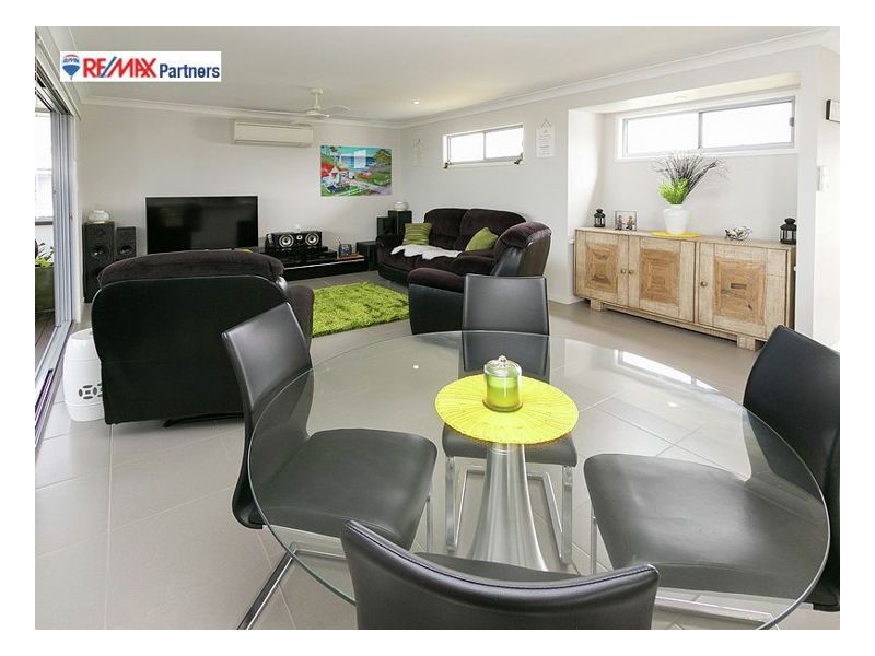 17 Sandy View Dr, Nikenbah QLD 4655