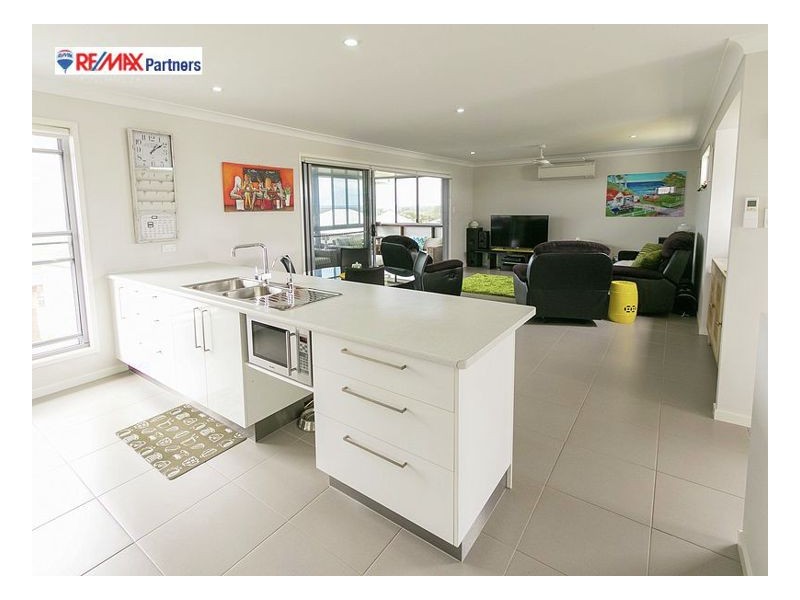 17 Sandy View Dr, Nikenbah QLD 4655
